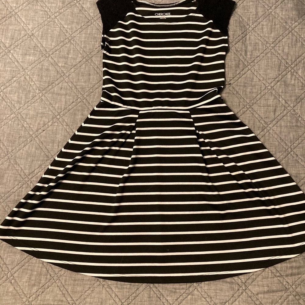 Cherokee knit dress with lace sleeves